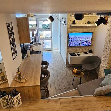 Studio Ayla Apartment Ровин Екстериор снимка