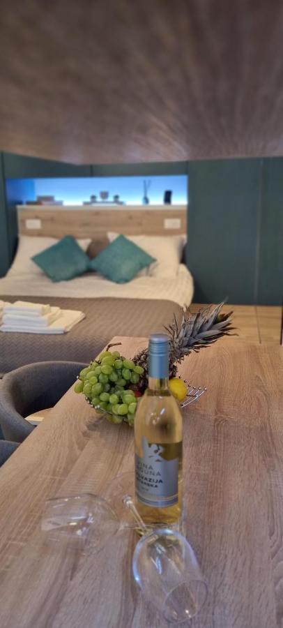 Studio Ayla Apartment Ровин Екстериор снимка