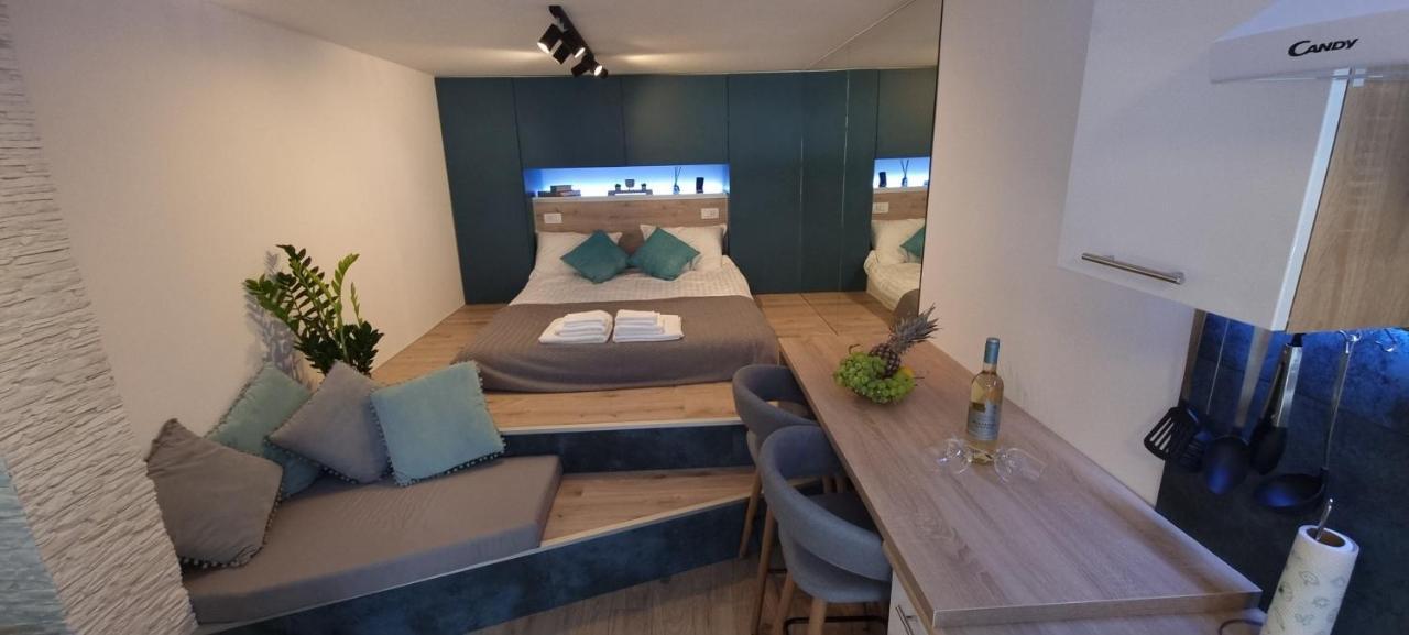 Studio Ayla Apartment Ровин Екстериор снимка
