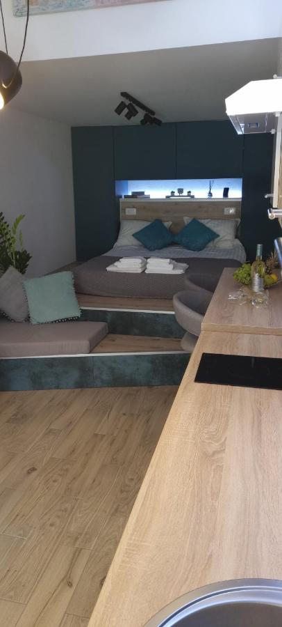 Studio Ayla Apartment Ровин Екстериор снимка