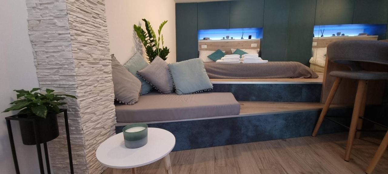 Studio Ayla Apartment Ровин Екстериор снимка