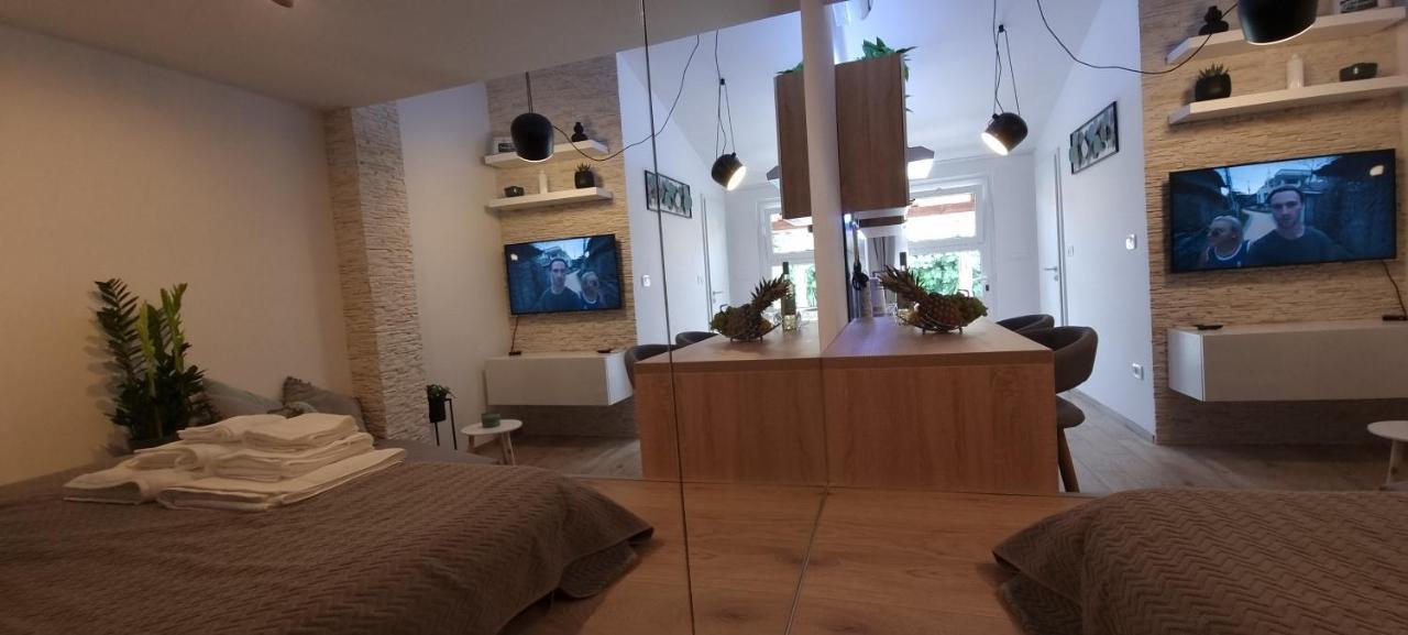 Studio Ayla Apartment Ровин Екстериор снимка