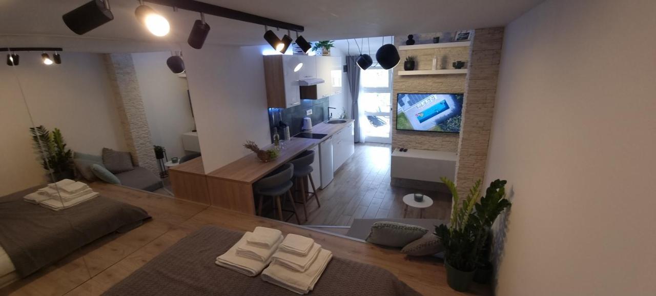 Studio Ayla Apartment Ровин Екстериор снимка