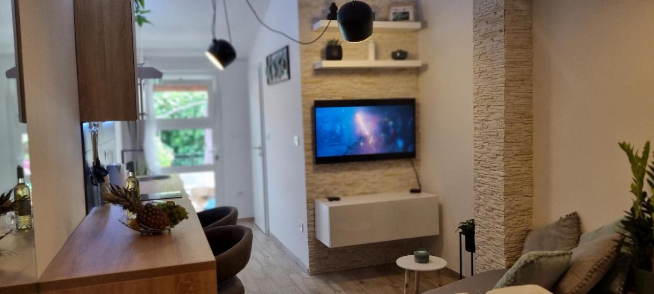 Studio Ayla Apartment Ровин Екстериор снимка