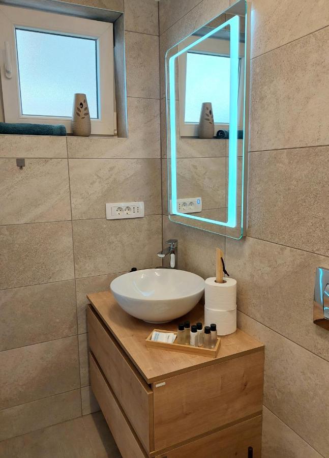 Studio Ayla Apartment Ровин Екстериор снимка